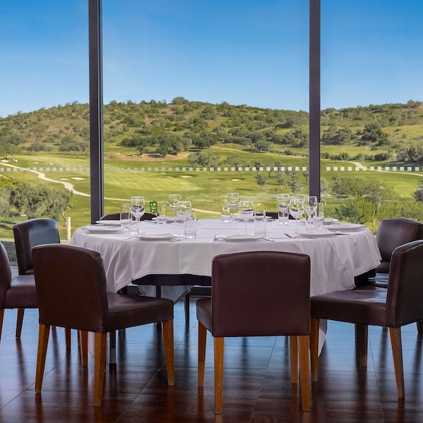 Buffet Restaurant in Nau Morgado Golf Country Club