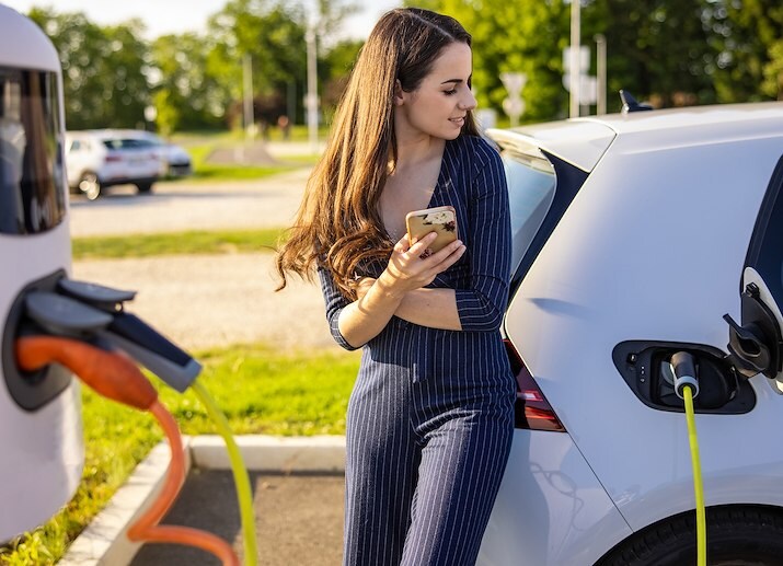 Electric Vehicle Charge and Parking Free in Salema