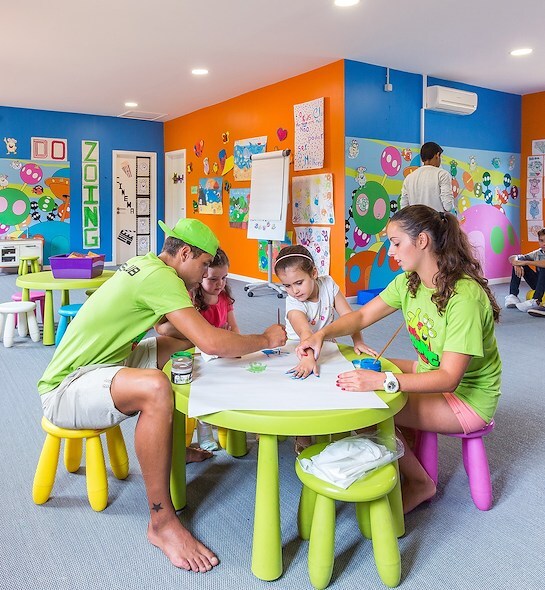 Family Holidays with kids at Nau Salgados Palm Village