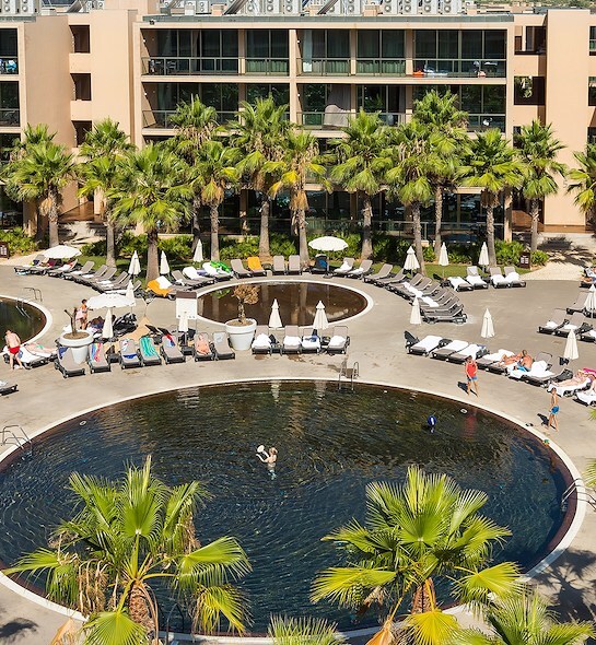 Outdoor Pools for Adults and Children at Nau Salgados Palm Village
