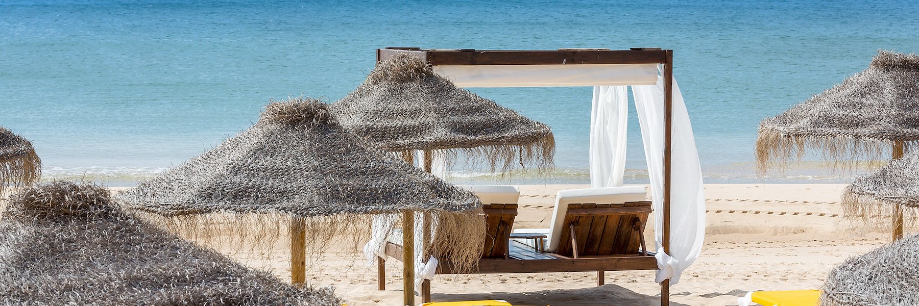 vista exterior do NAU Salema Beach Village