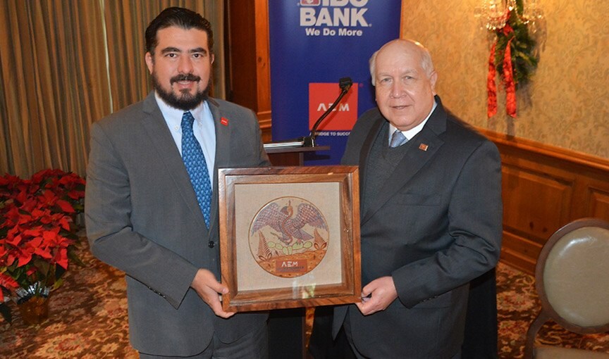 El vicepresidente ejecutivo del banco IBC, Gerald “Gerry” Schwebel, recibió el premio Legado San Antonio de la Asociación de Empresarios Mexicanos