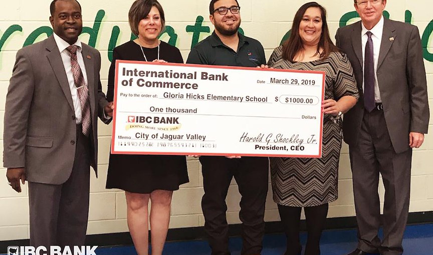 IBC BANK AND GLORIA HICKS ELEMENTARY CELEBRATE GRAND OPENING OF FIRST MINITROPOLIS® PROGRAM