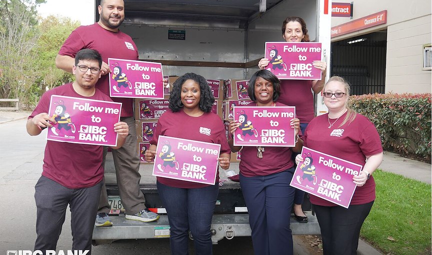 IBC BANK EMPLOYEES DONATE OVER 6,000 BOOKS TO PORT HOUSTON ELEMENTARY SCHOOL LIBRARY DURING MINITROPOLIS® SPRING SHOWCASE