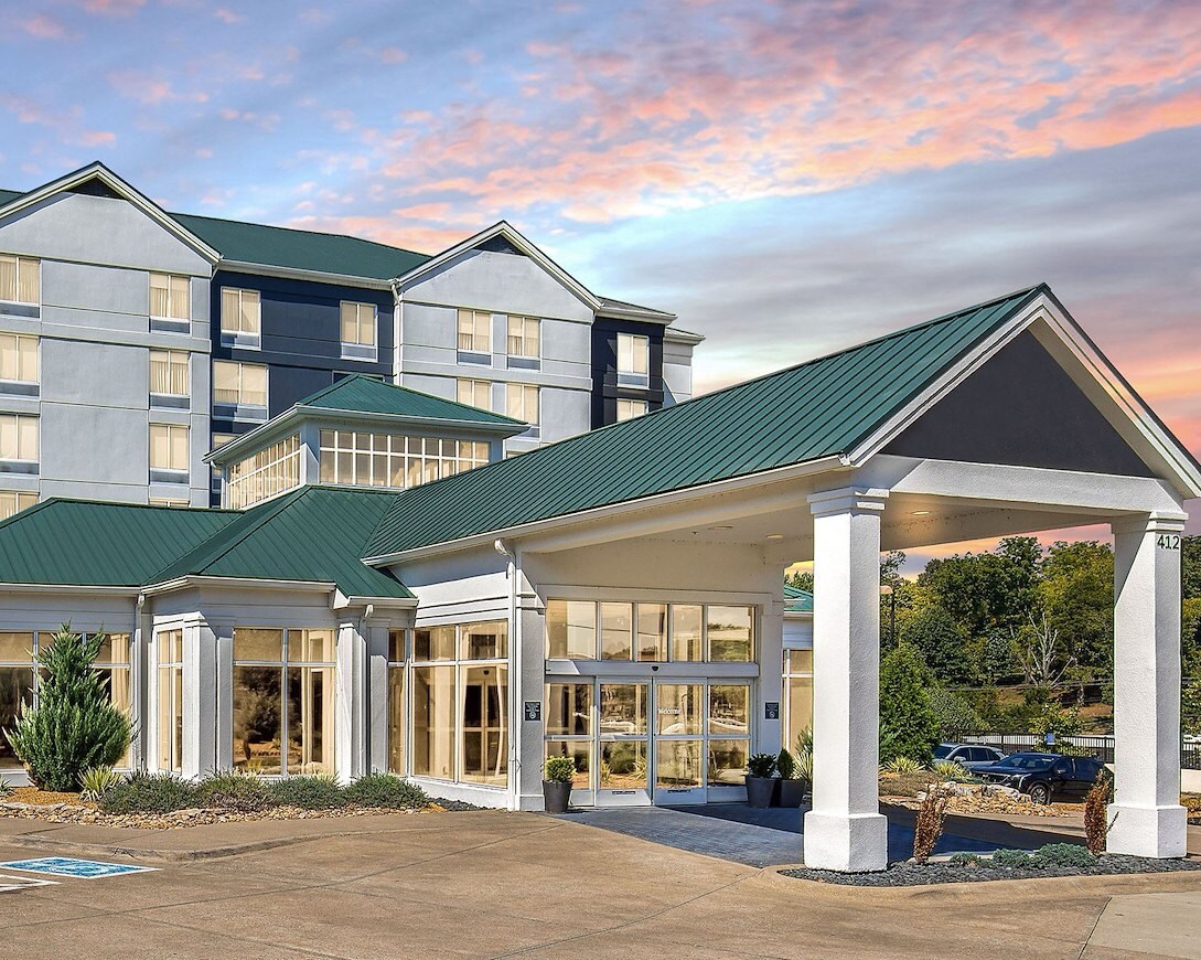 Entrance to the hotel