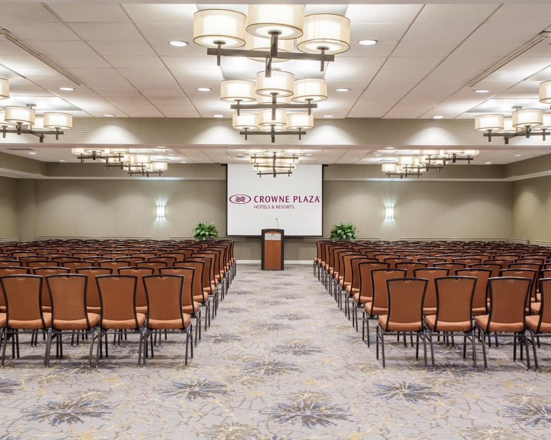 group-Crowne Plaza Bloomington MSP Airport/MOA