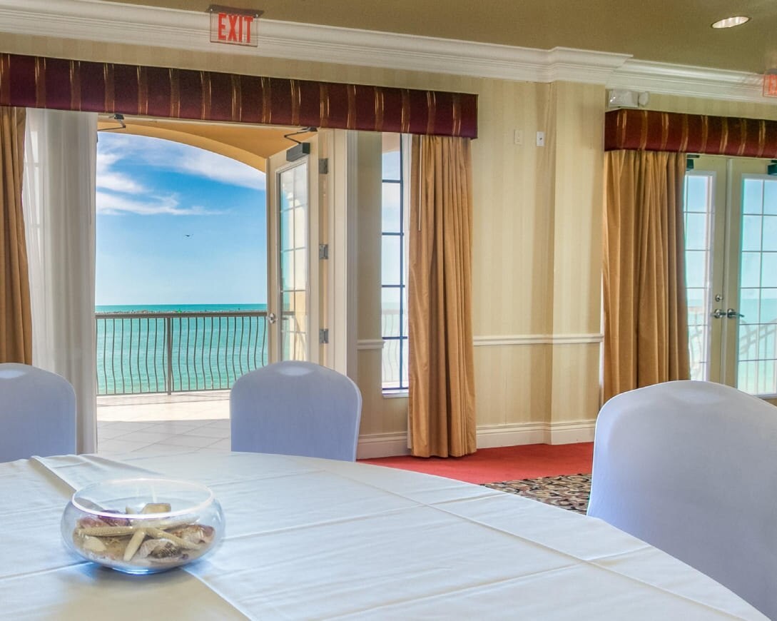 group-Holiday Inn Hotel & Suites Clearwater Beach