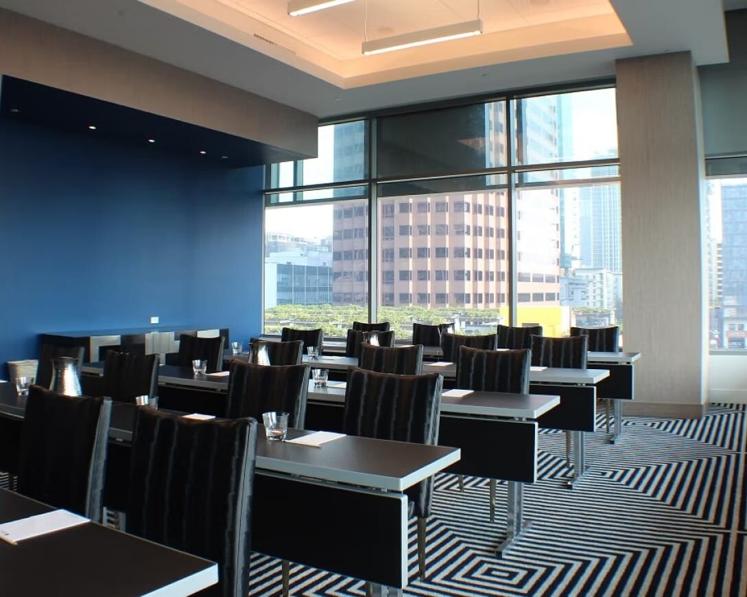 group-Hotel Indigo Los Angeles Downtown