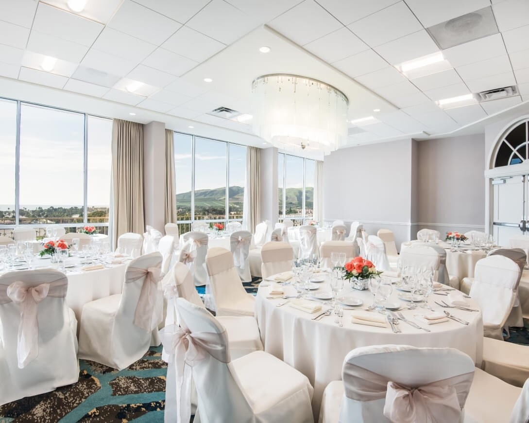 weddings-Crowne Plaza Ventura Beach