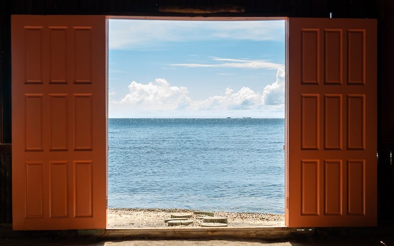 ocean front door 