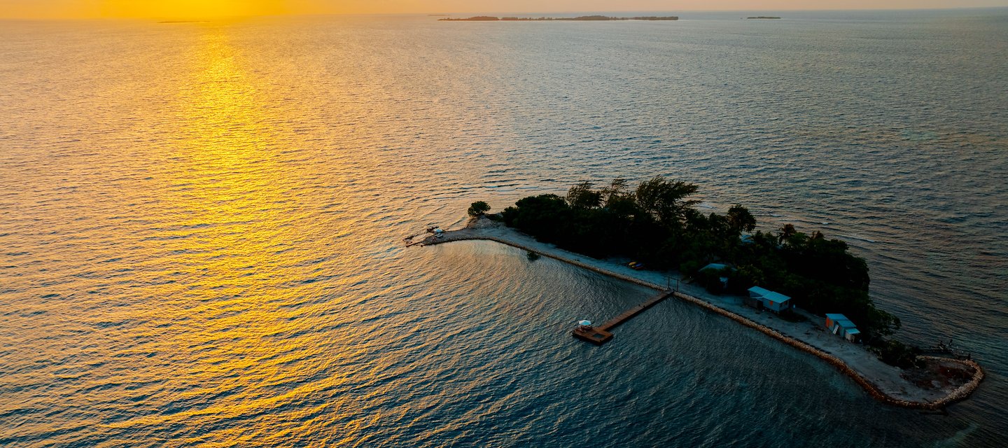 Vista Aérea de Coral Caye Placencia Belize Isla Privada