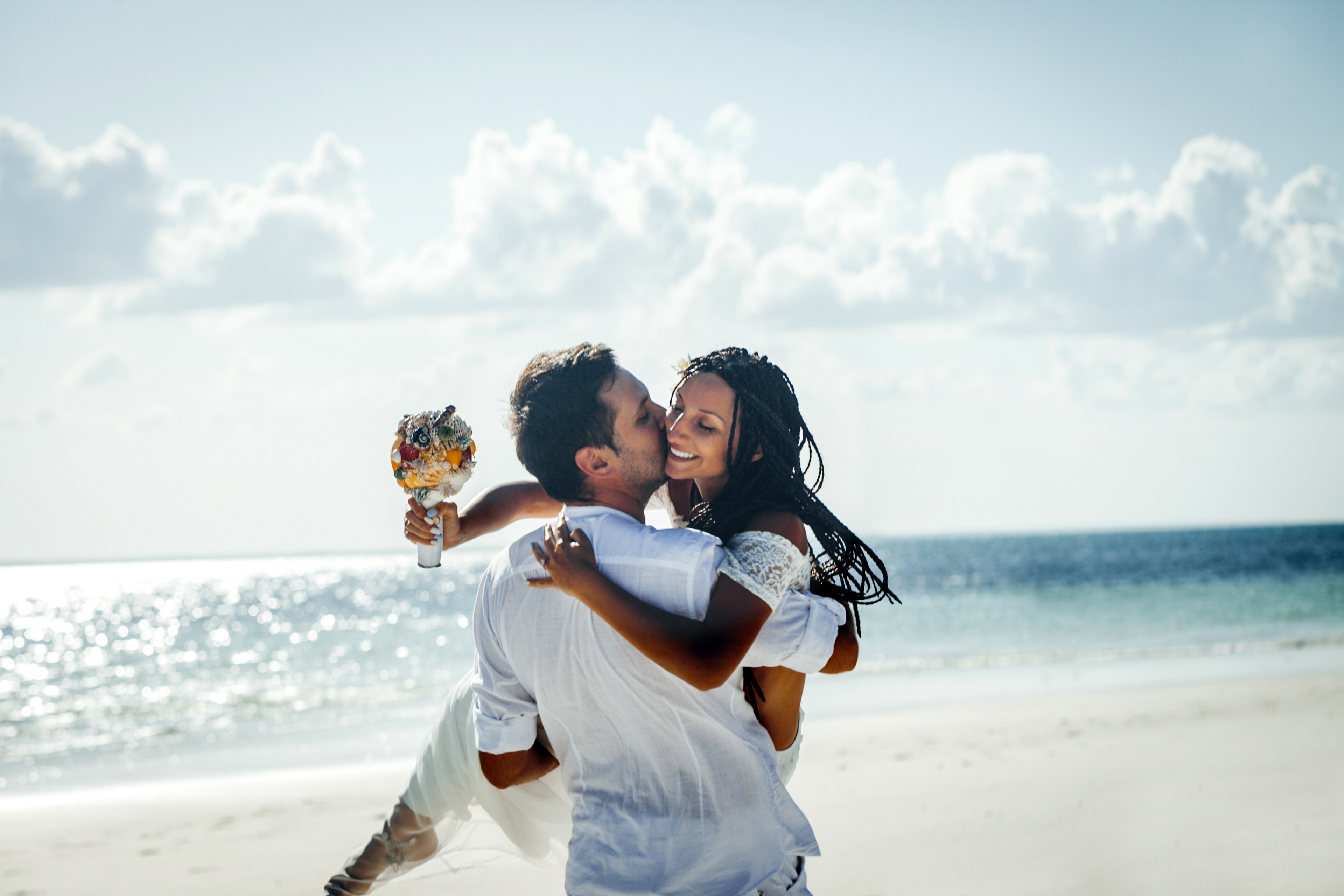 Momento de Boda en la Playa en Itz'ana Belize Resort & Residences, Stann Creek, Belice