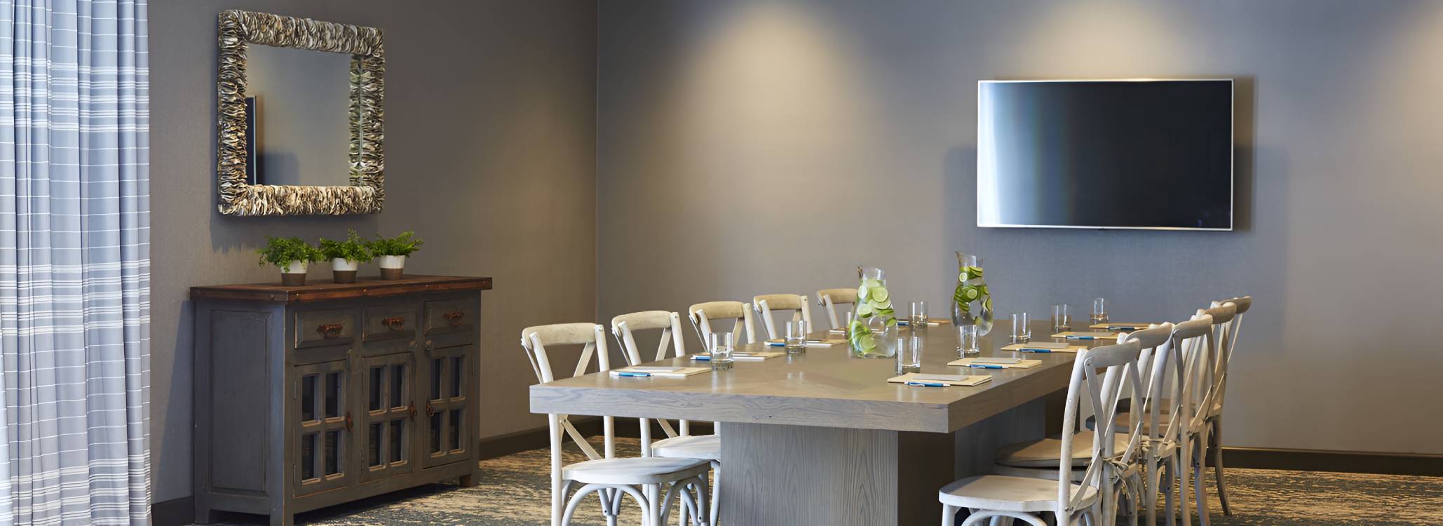A spacious conference room at Pacific Hideaway, Huntington Beach, CA.
