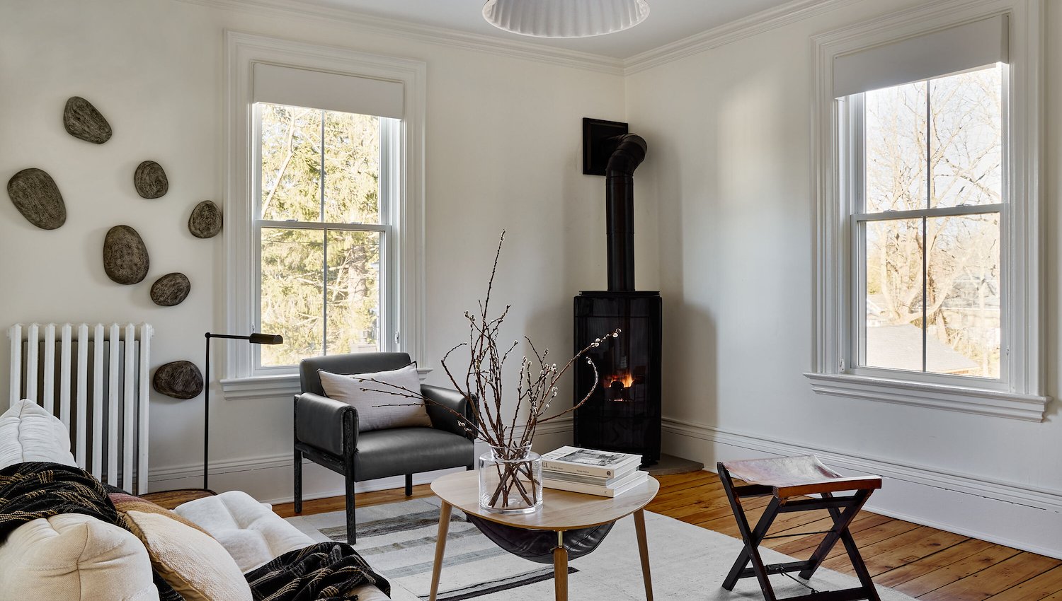 King Fireplace Suite Living Room