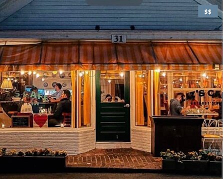 Liz's Cafe 