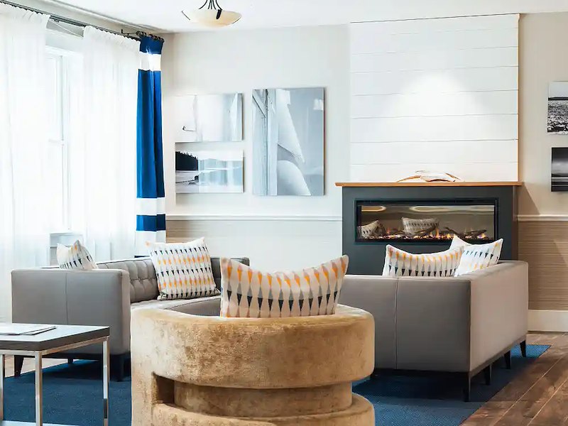 Belfast Harbor Inn-91 Searsport Avenue,Belfast,Maine 04915