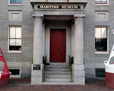  Custom House Maritime Museum 