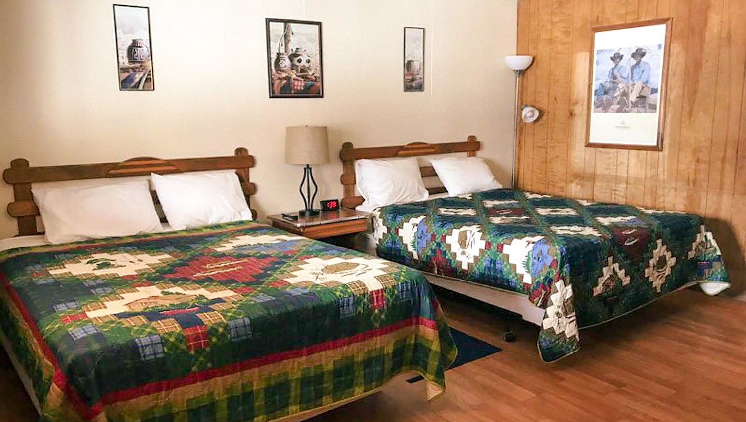 Standard Double Queen at Elkhorn Lodge, Chama