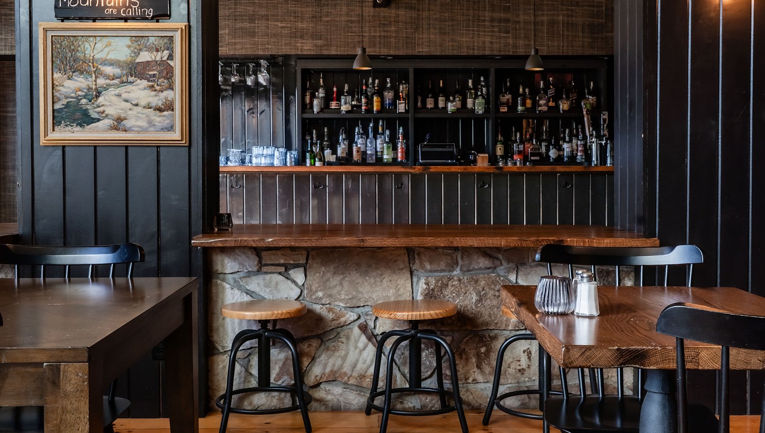 Bar at Hunter Lodge