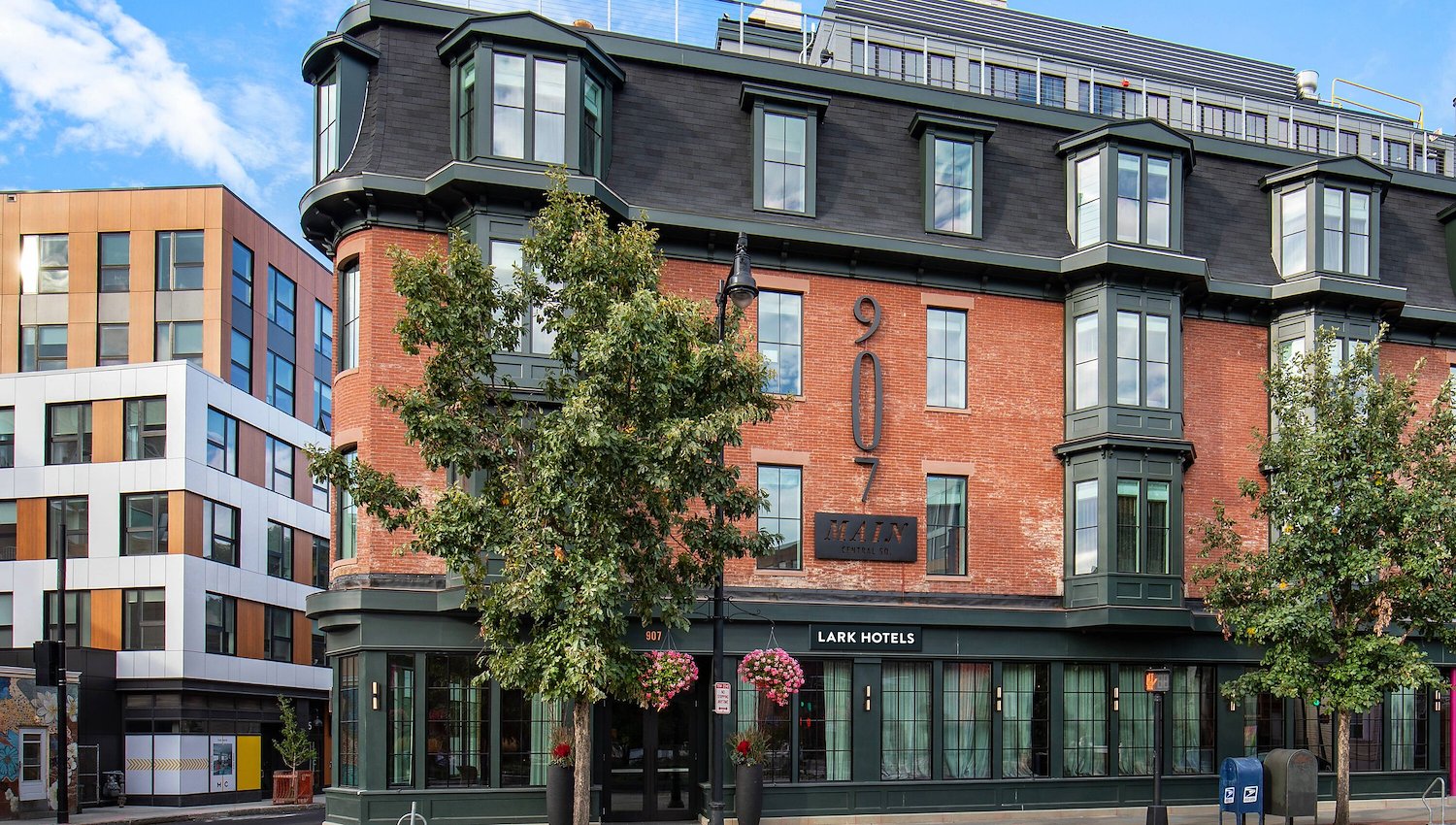 Exterior View of Lark Hotels 907 Main, Cambridge, MA