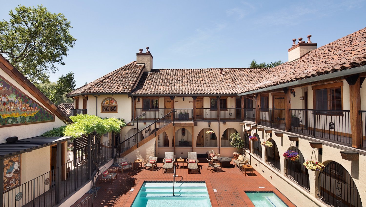 Exterior of Rancho Caymus Inn