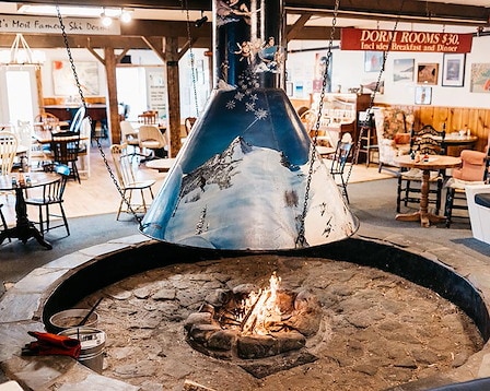  The Round Hearth Café 