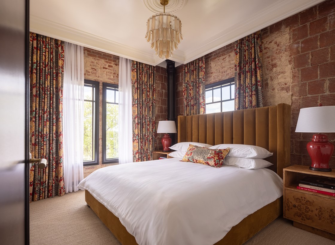 Corner Suite