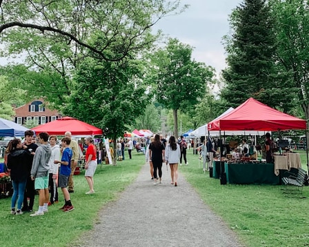Market on the Green in downtown Woodstock, VT