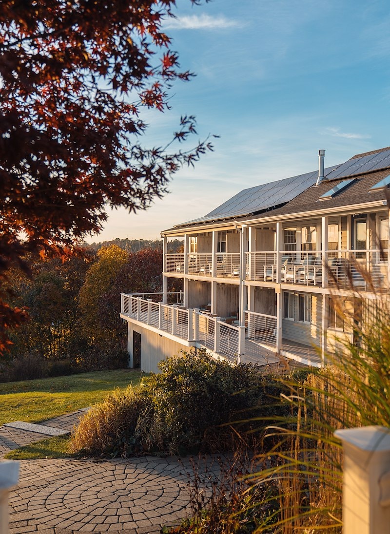 Topside Inn Topside Inn - A Boothbay Harbor Boutique Hotel in Maine