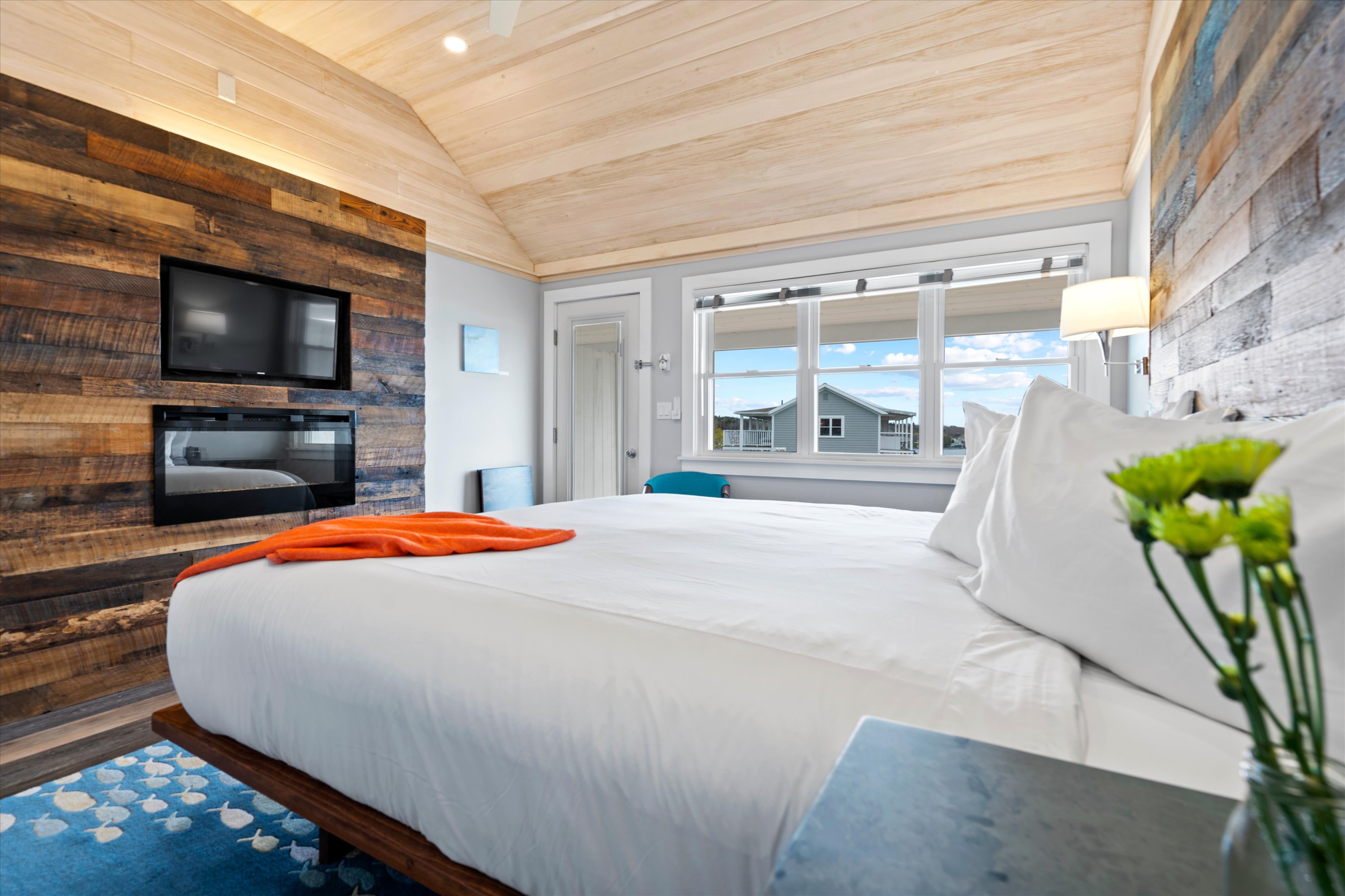 Topside Inn - A Boothbay Harbor Boutique Hotel in Maine