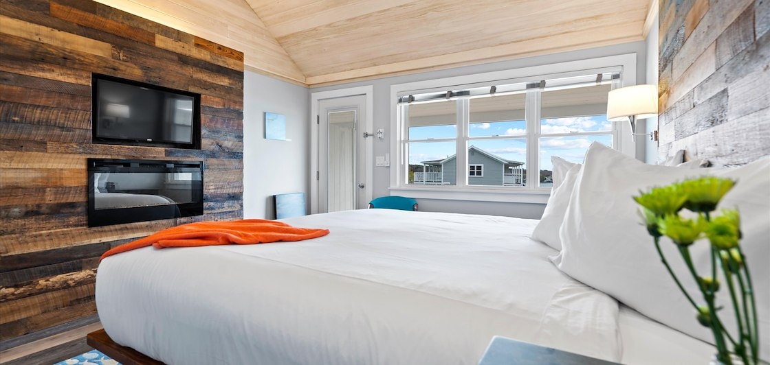 Topside Inn Topside Inn - A Boothbay Harbor Boutique Hotel in Maine
