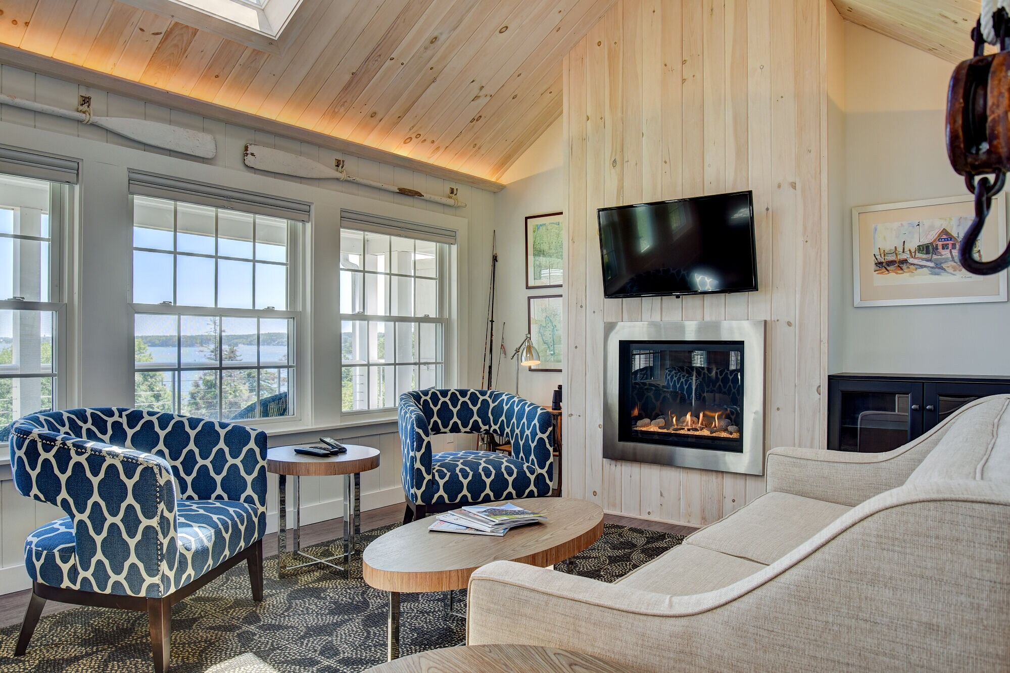 About | Topside Inn | Places to Stay in Boothbay Harbor