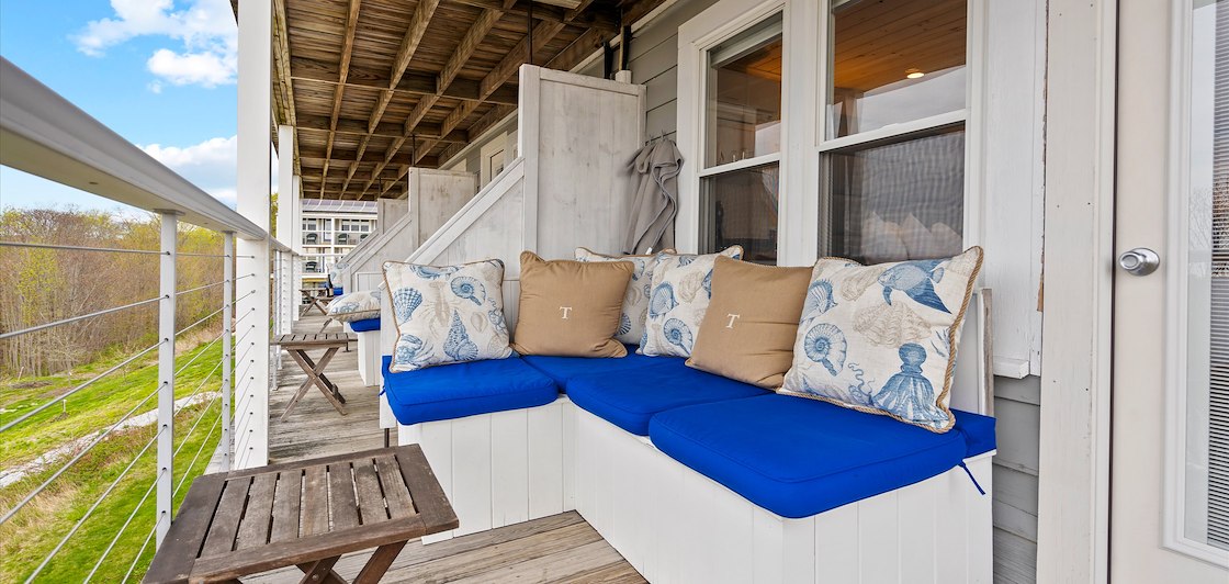 Topside Inn Topside Inn - A Boothbay Harbor Boutique Hotel in Maine