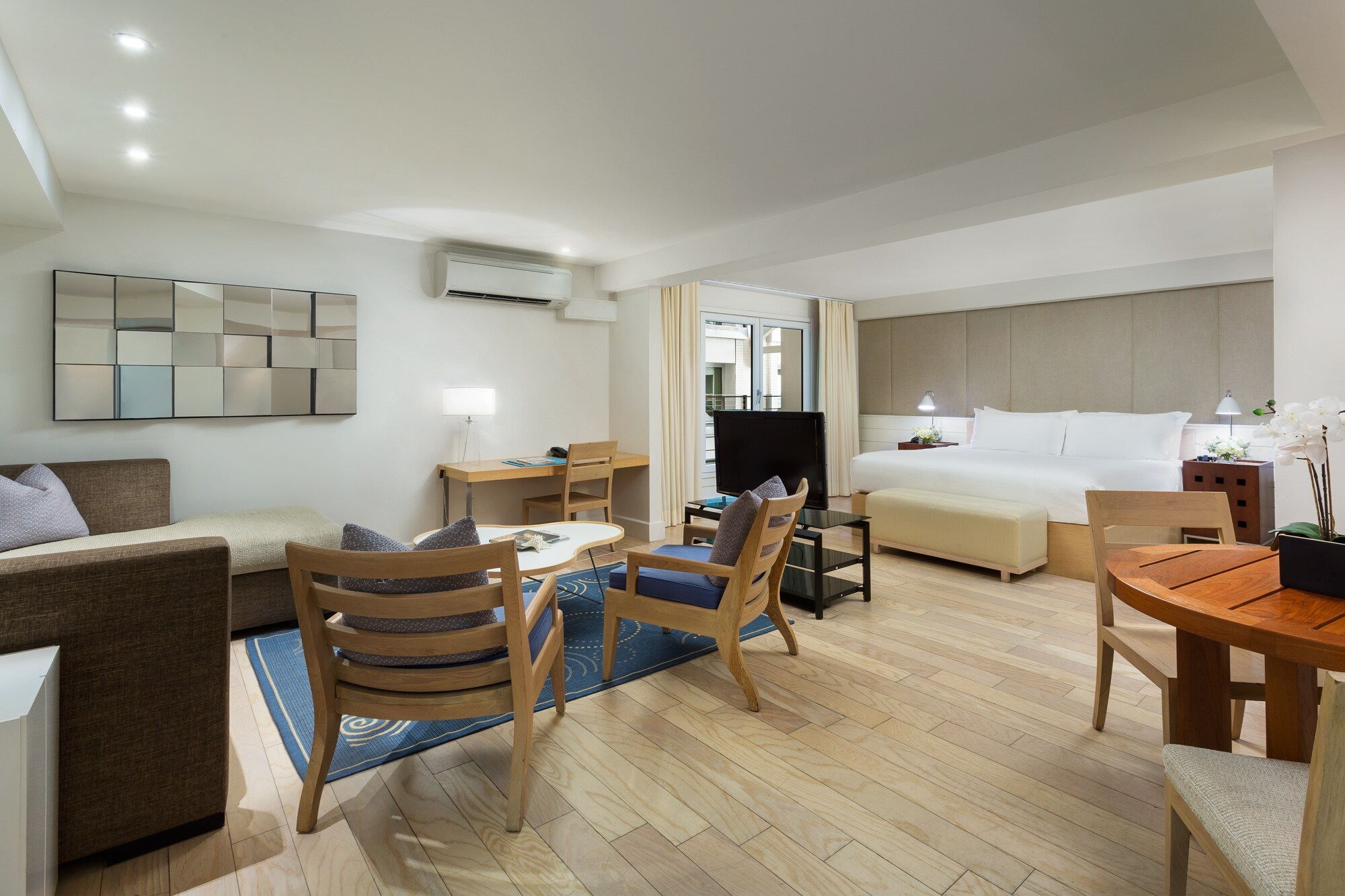 The Allegria Hotel Accessible Junior Suite - Interior View