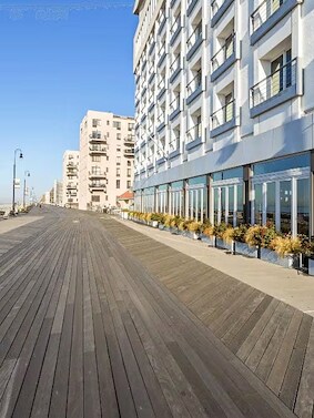Long Beach Hotels