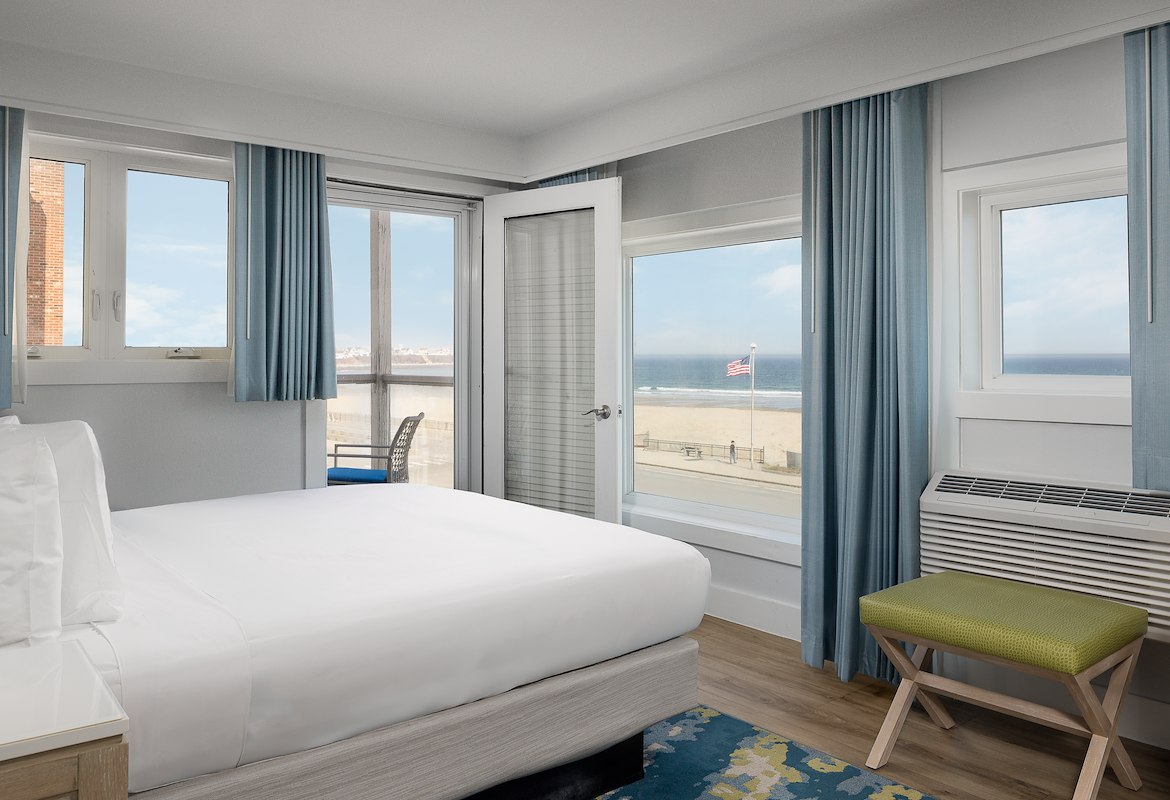 Ashworth Oceanfront Room - One King Bed - Balcony