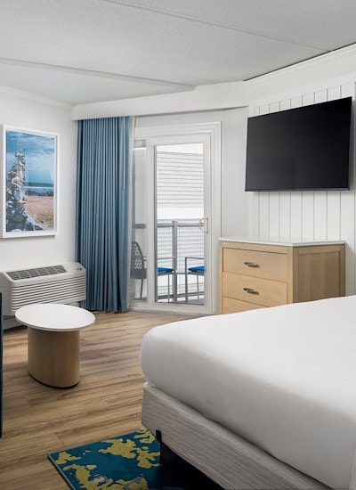 Deluxe Room with One King Bed at Ashworth Hotel, New Hampshire