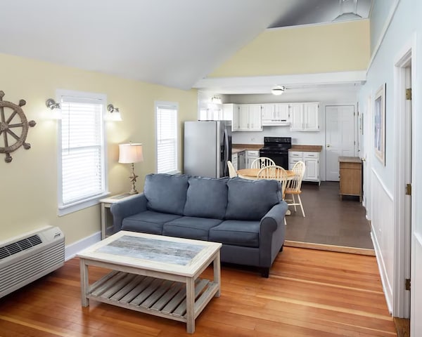 Cottage Living Room Large at Ashworth Hotel, New Hampshire