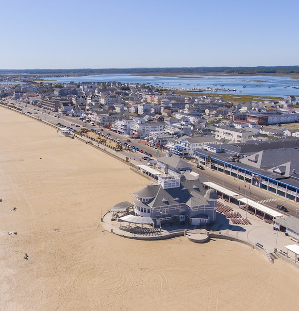 Hampton Beach Seashell Stage