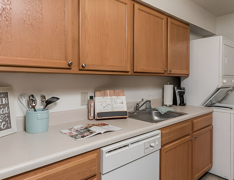 Modern kitchen at Country Club Apartments in Huntington, WV