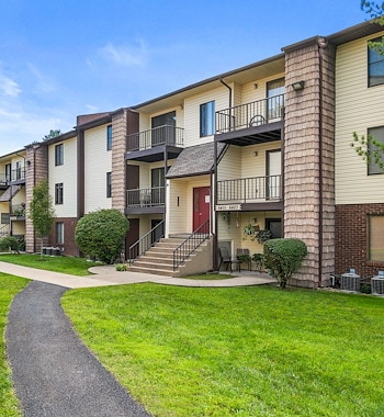 Apartment building exterior at Country Club Apartments in Huntington, WV