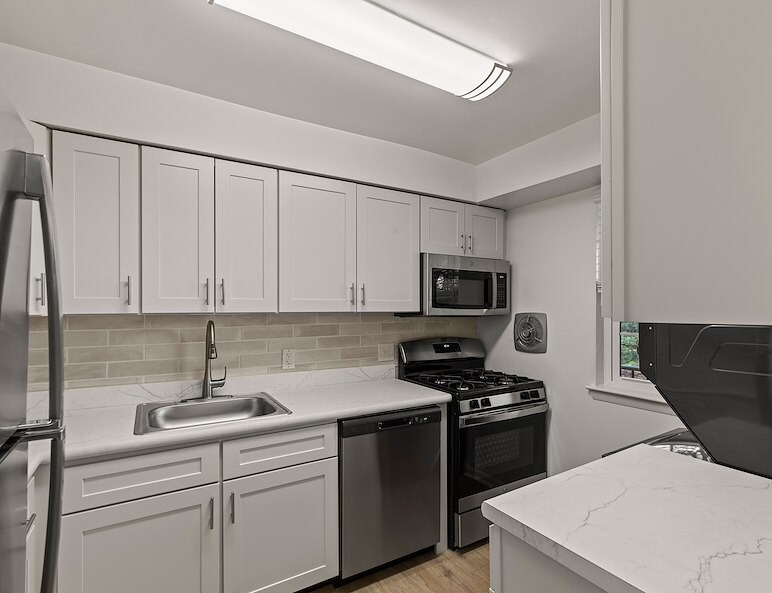 Kitchen with Stainless Steel Appliances at Gateway Apartments in Edwardsville PA