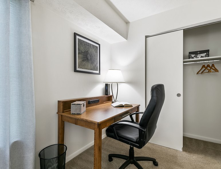 Furnished workspace at Pikeview Manor Apartments in Beckley, WV