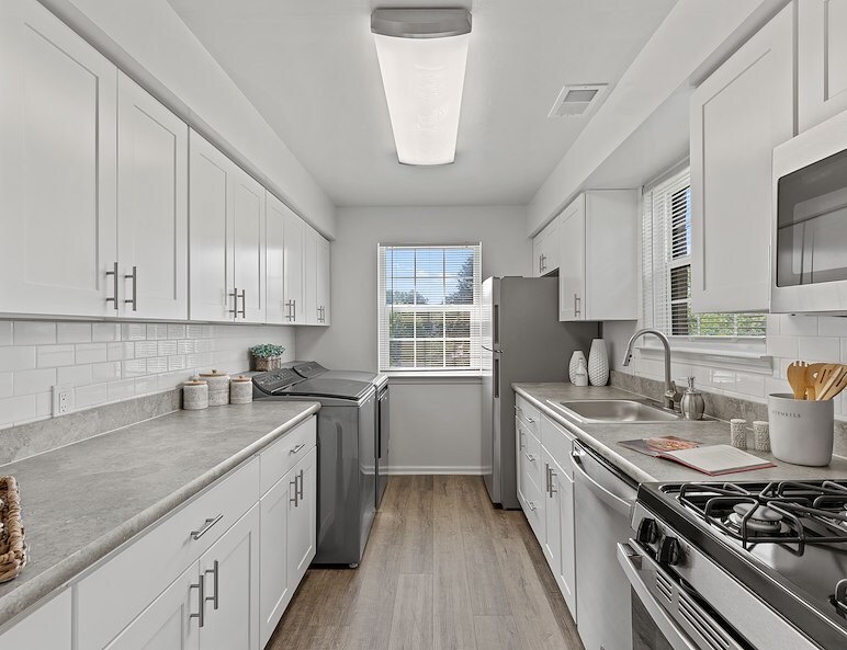 Signature Kitchen Style at Powder Mill Apartments