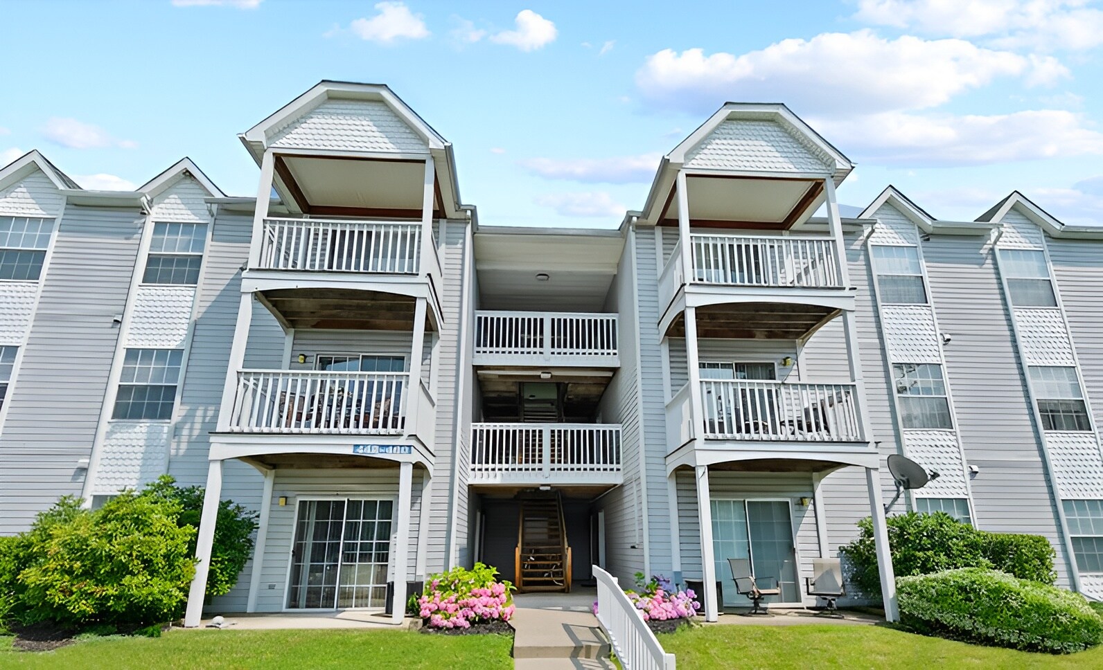 East Mountain Apartments - 680 Wildflower Dr, Wilkes-Barre, Pennsylvania, PA United States - 18702