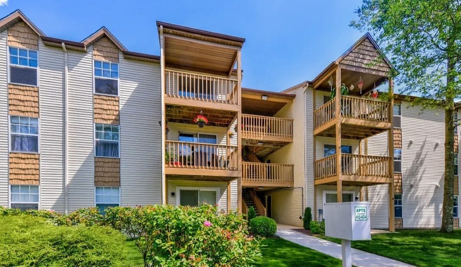 California Apartments - 400 Manor Dr, Absecon, New Jersey, NJ United States - 08201