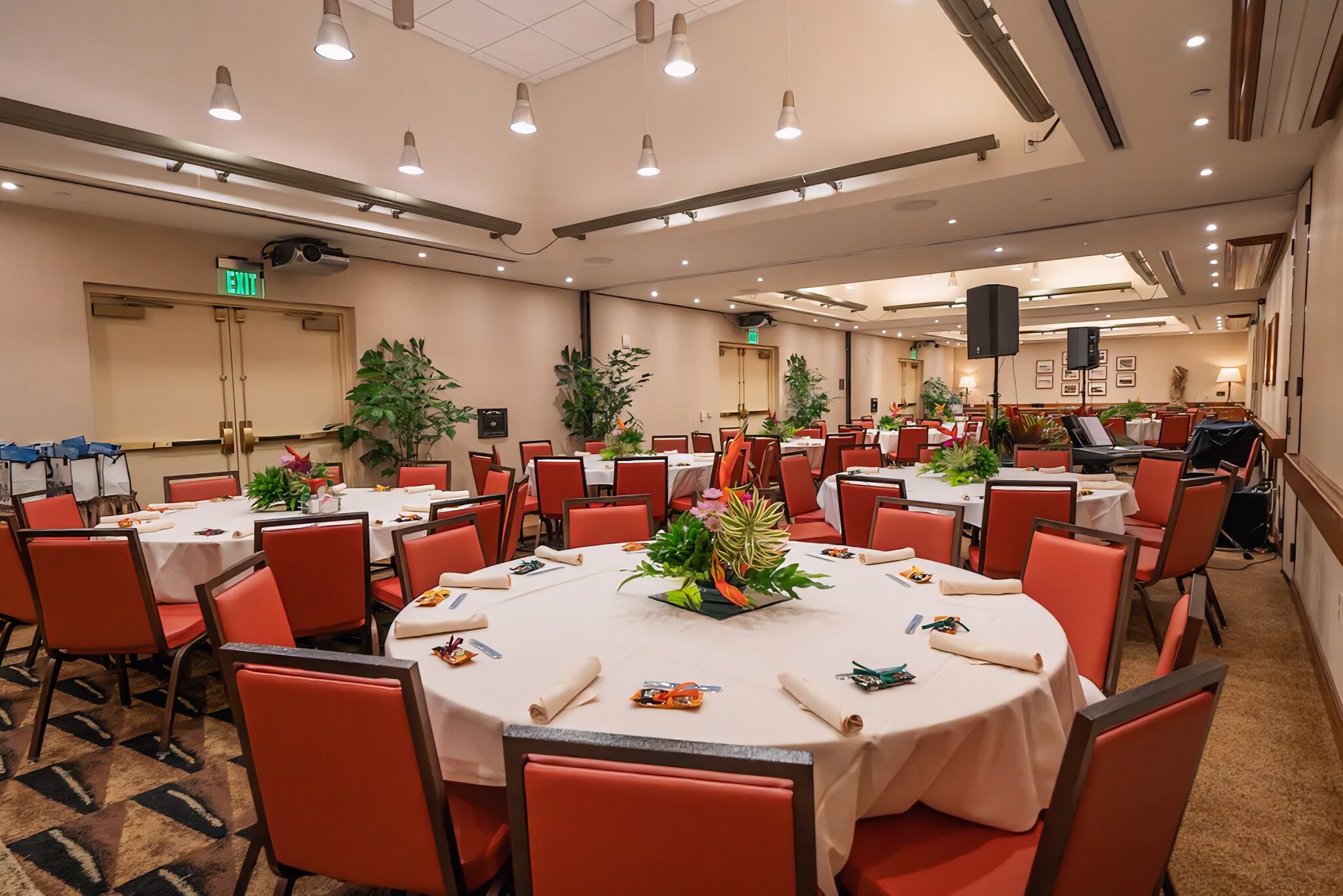 The meeting room at Embassy Suites by Hilton Waikiki Beach Walk is elegantly