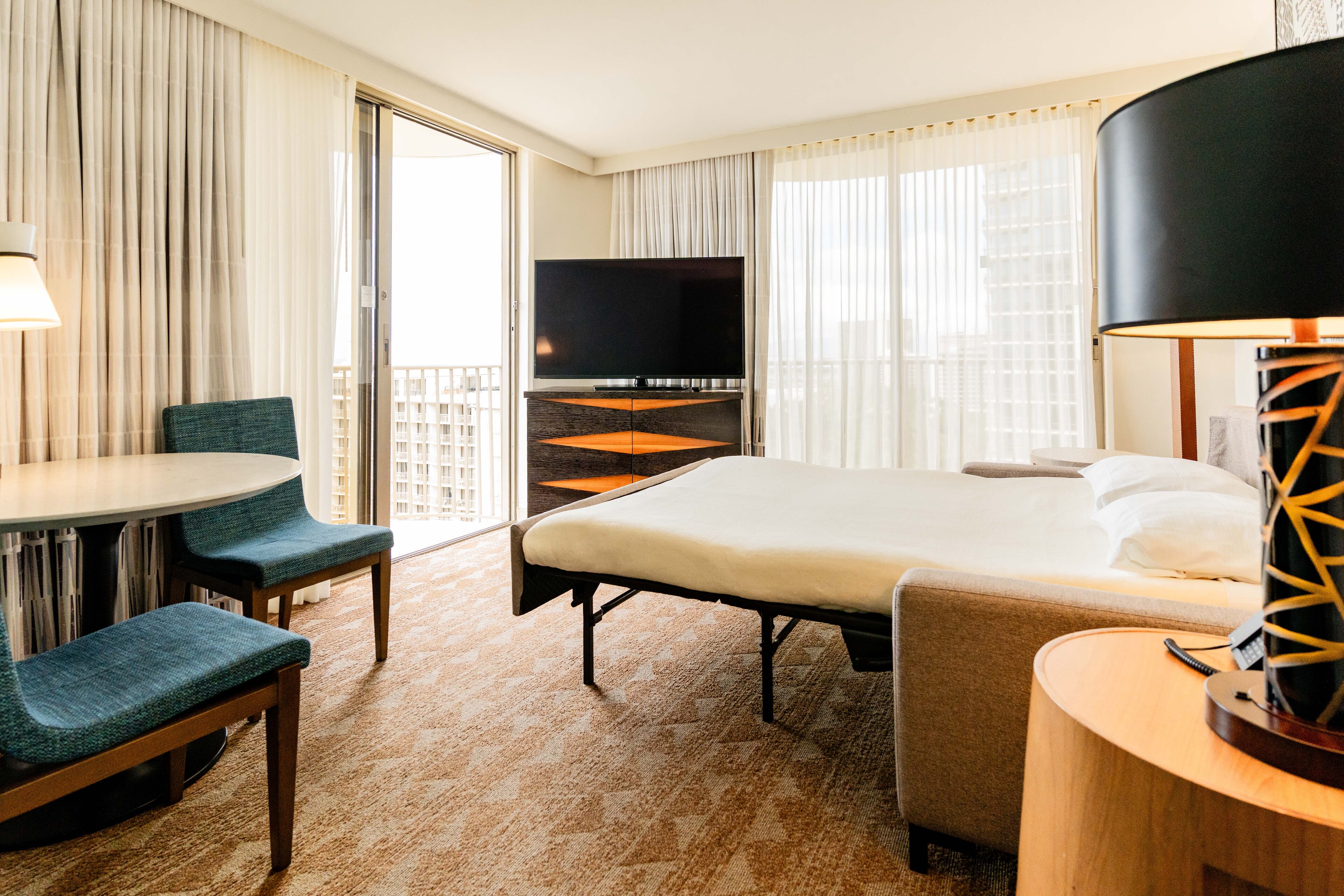 Last Minute Waikiki Hotel Deals to Paradise
