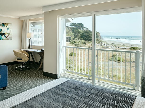 Beachfront Accommodations in Brookings | Beachfront Inn