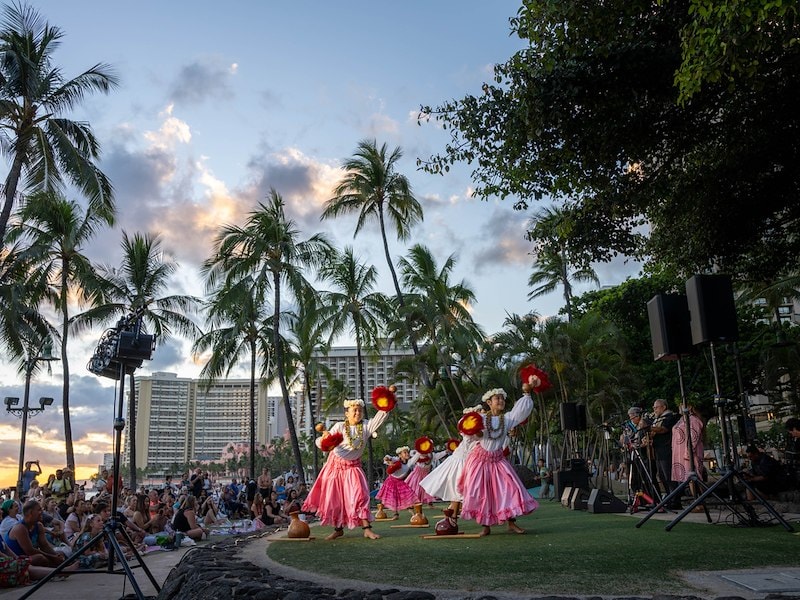 Summer in Waikiki Beach: Your Ultimate Beach